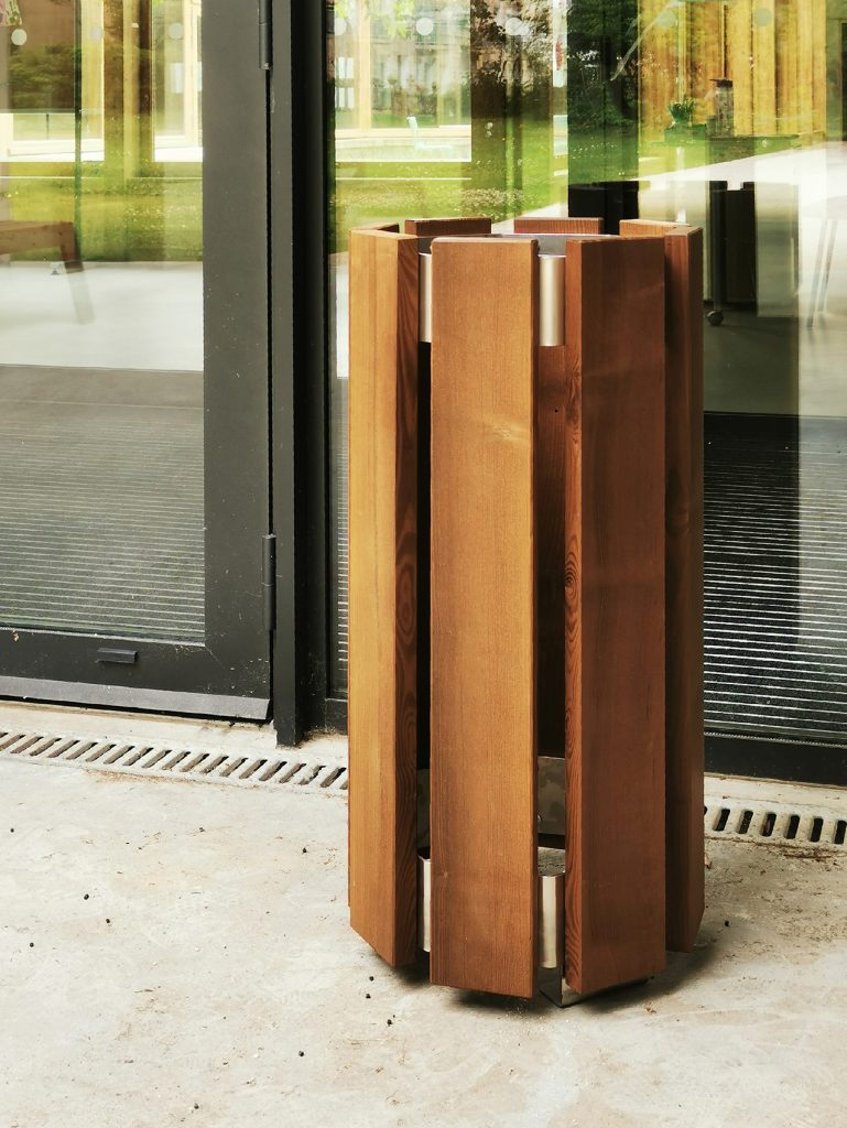 Corbeille urbaine en bois de frêne thermotraité (tht), 50 L