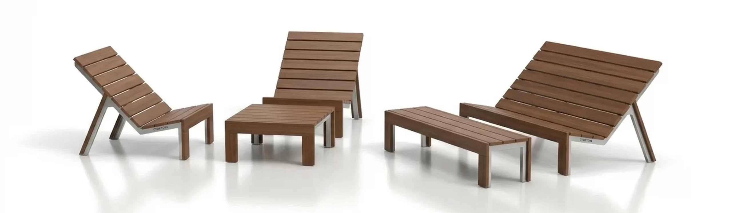 Transat et chaises longues pour la détente dans l'espace urbain